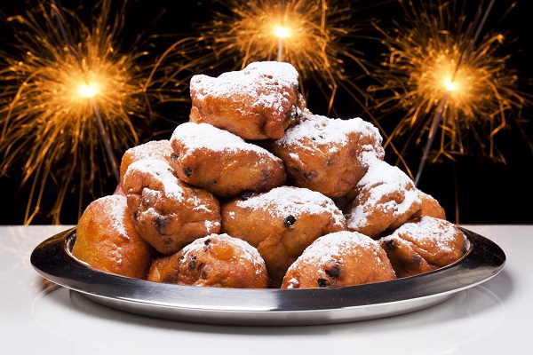 Oliebollen - Món bánh truyền thống ở Hà Lan không thể thiếu vào dịp năm mới