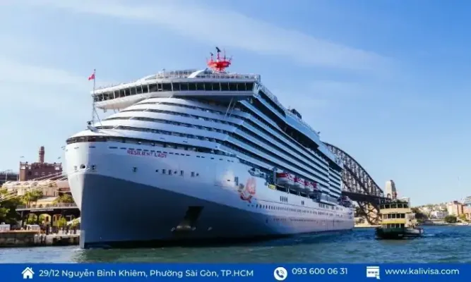 Du thuyền trên Vịnh Sydney